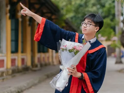 Chân dung Thủ khoa khối A01: Cách học khác số đông