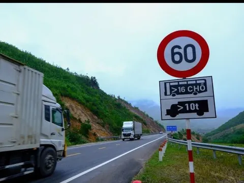 Cục CSGT đang nghiên cứu, đề xuất sơn "tốc độ tối đa cho phép" lên mặt đường