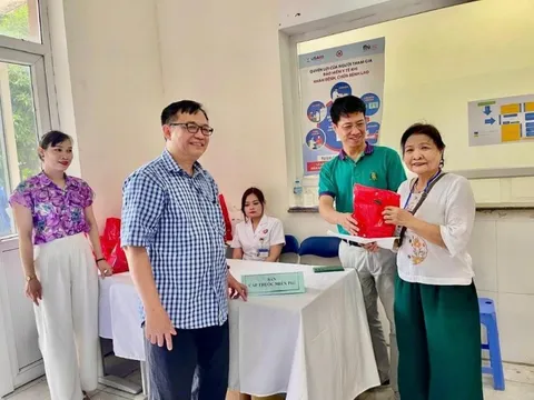 Phường Cầu Giấy khám sức khỏe miễn phí cho đối tượng chính sách nhân kỷ niệm 78 năm ngày Thương binh Liệt sĩ