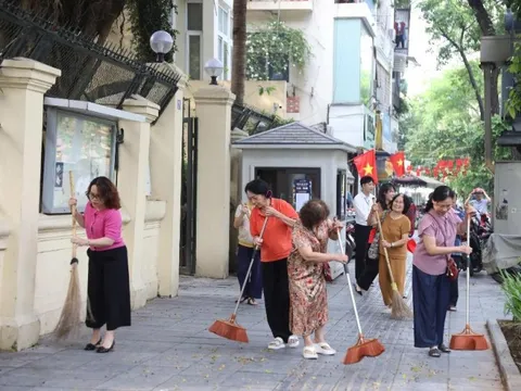 Phường Cửa Nam, TP Hà Nội: Ra quân tổng vệ sinh môi trường trên địa bàn