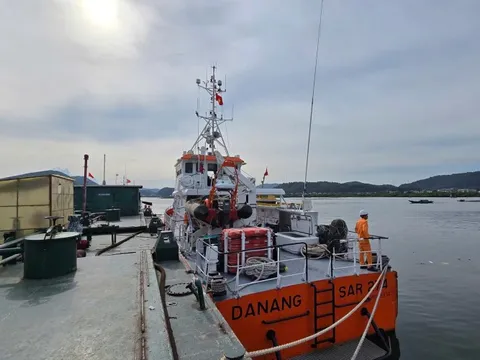 Tạm dừng làm hàng, kiểm soát tàu thuyền toàn tuyến