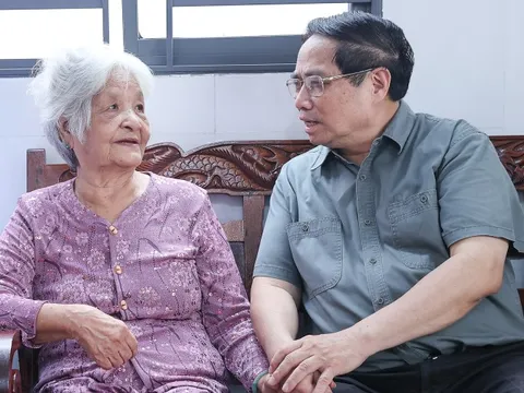 Thủ tướng tưởng niệm, tri ân các anh hùng liệt sĩ, người có công tại tỉnh An Giang