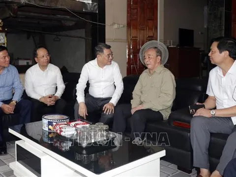 Đoàn công tác của Trung ương thăm gia đình chính sách, người có công với cách mạng tại Hà Tĩnh, Đắk Lắk