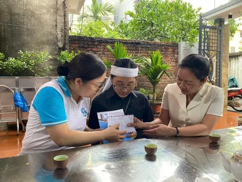 Hội LHPN TP Hà Nội thăm hỏi, động viên gia đình nạn nhân vụ lật tàu du lịch ở Quảng Ninh