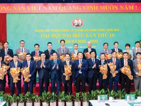 Khát vọng vươn mình từ những đại hội
