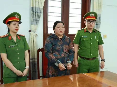 Lừa vay tiền đánh bạc online, một người phụ nữ Quảng Trị bị bắt tạm giam