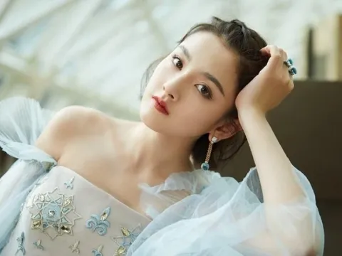 "Đệ nhất mỹ nhân" Tống Tổ Nhi khiến người hâm mộ lo lắng