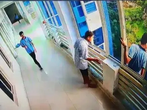 Nam sinh lớp 10 tử vong sau khi nhảy từ tầng cao ký túc xá
