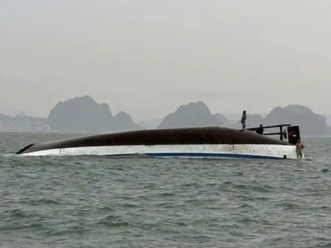 Vụ lật tàu du lịch trên vịnh Hạ Long: Tìm thấy thêm 1 nạn nhân