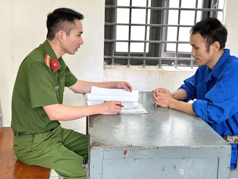 Khởi tố một quản trị viên mạng xã hội lừa đảo "bao luật" xe vi phạm giao thông