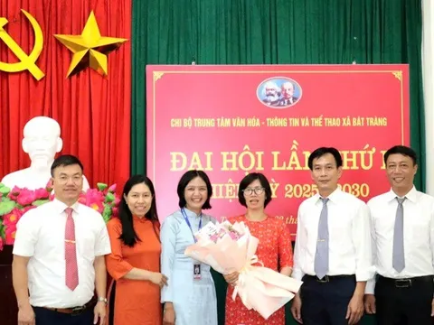 Xã Bát Tràng: Các chi bộ trực thuộc Đảng bộ UBND xã tổ chức Đại hội lần thứ I