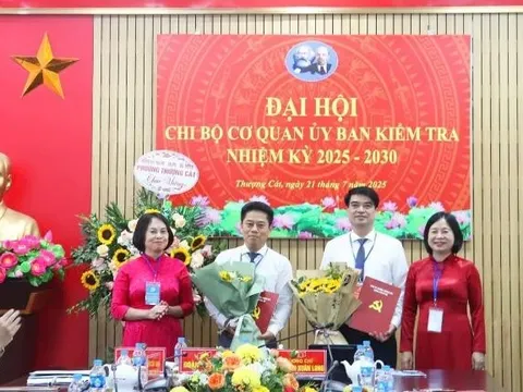 Chi bộ Uỷ ban kiểm tra Đảng ủy phường Thượng Cát nâng cao chất lượng tổ chức Đảng