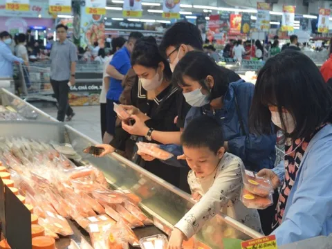 Hà Nội bảo đảm đủ nguồn hàng hóa thiết yếu trong bão số 3