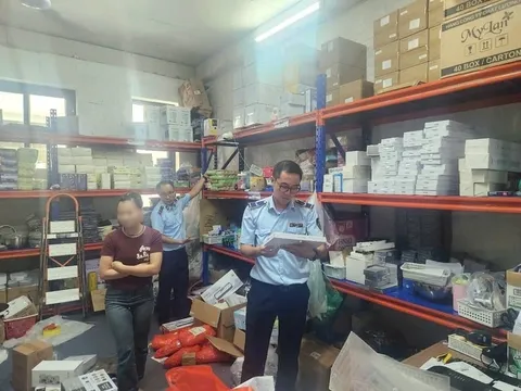 Phát hiện số lượng lớn đồ gia dụng không rõ nguồn gốc tại phường Hoàng Mai