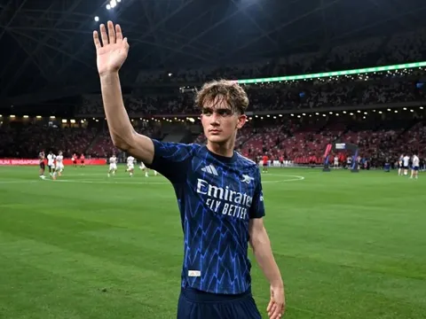 Sao trẻ 15 tuổi của Arsenal gây ấn tượng mạnh