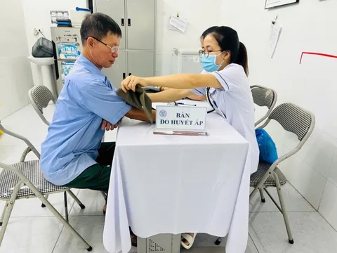 Xã Quang Minh: Khám bệnh, cấp phát thuốc miễn phí cho 400 người có công