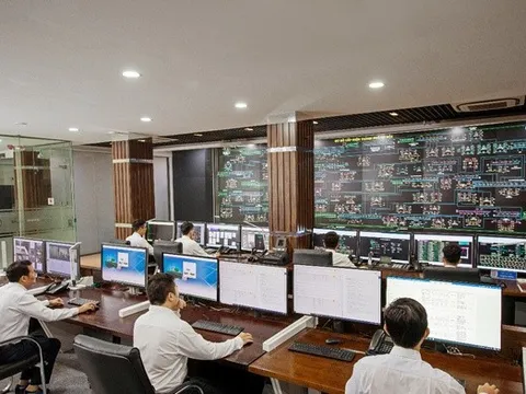 Nỗ lực bền bỉ của EVNHANOI trên hành trình hiện đại hóa lưới điện