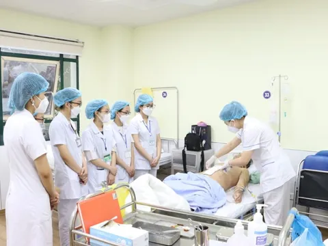 Điểm sàn nhóm ngành sức khỏe có cấp chứng chỉ hành nghề trình độ đại học năm 2025 thấp nhất 17 điểm