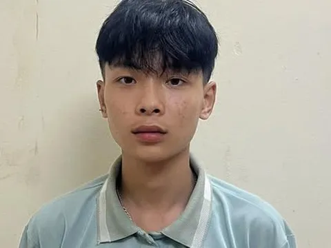 Tạm giữ thiếu niên 15 tuổi vung dao chém người trong cơn say