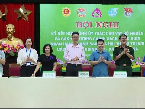 Xã Thanh Trì: Ký kết hợp đồng ủy thác cho vay hộ nghèo và các đối tượng chính sách khác