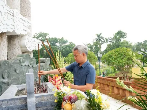 Phường Sơn Tây dâng hương tưởng nhớ các anh hùng liệt sĩ