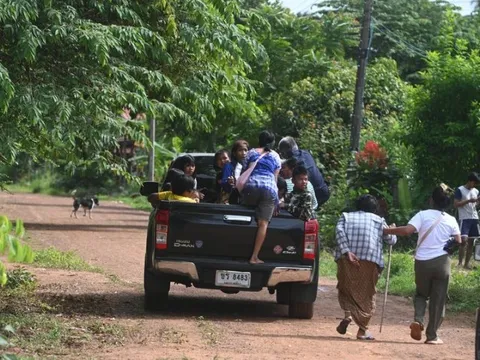 Campuchia kêu gọi “ngừng bắn ngay lập tức”, Thái Lan nói giao tranh đã bắt đầu lắng dịu