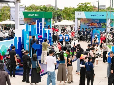 Cận cảnh “siêu phẩm” VinFast Evo Grand lần đầu xuất hiện tại “VinFast Xanh Fest Icon”