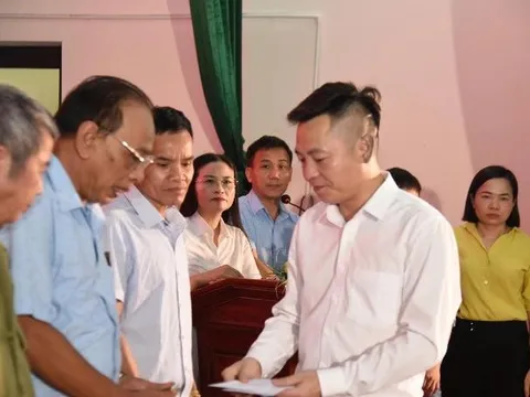 Tặng quà và khám bệnh miễn phí cho thương bệnh binh, các gia đình chính sách