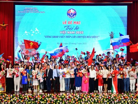 Nuôi dưỡng tình yêu quê hương và khát vọng đóng góp cho đất nước trong kiều bào trẻ