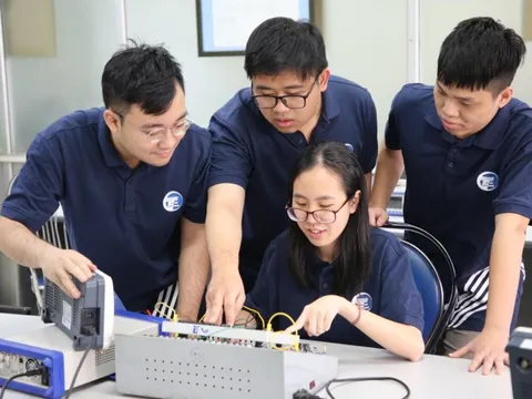 Trường Đại học Công nghệ (ĐHQGHN) công bố điểm sàn 2025: Thấp nhất 22 điểm