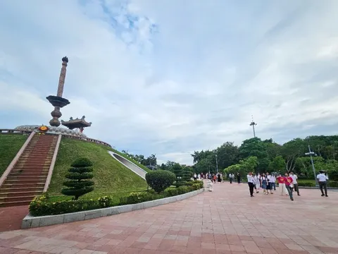 Tháng Bảy, về miền 'đất lửa' để tưởng nhớ, tri ân