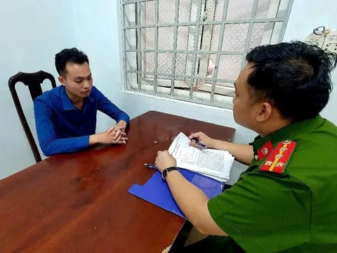 Bắt đối tượng dụ người phụ nữ quay clip cởi đồ để "làm phép" rồi tống tiền