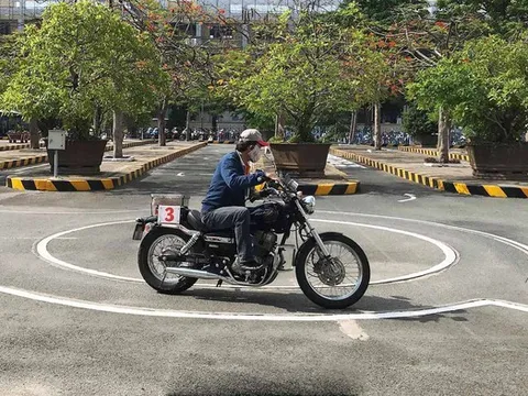Có được thi bằng lái xe hạng A khi chưa có bằng lái xe hạng A1?