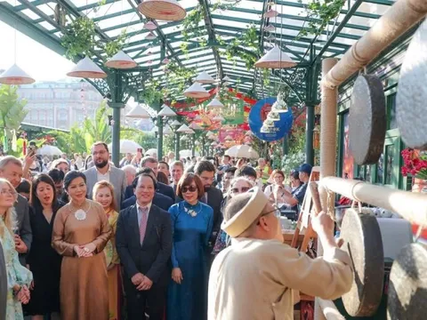 Ấn tượng khai mạc Lễ hội “Việt Nam - Sắc màu từ miền nhiệt đới” bên Quảng trường Đỏ, Liên bang Nga