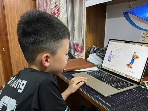 Bảo vệ con trên môi trường số