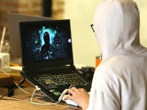 Thêm một nam sinh viên đại học bị "bắt cóc online"
