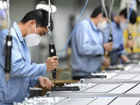 Nút thắt nhân lực công nghệ cao trong các Khu công nghiệp và lời giải từ mô hình 'Ba nhà'