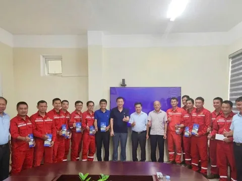 Những "người hùng" áo đỏ tại Nhà máy Thủy điện Nậm Nơn