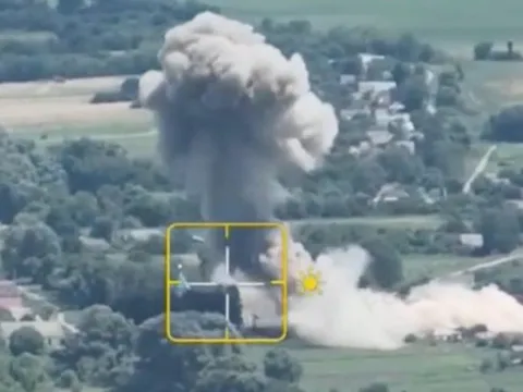 MiG-29 Ukraine tấn công căn cứ điều hành UAV Nga bằng bom JDAM-ER