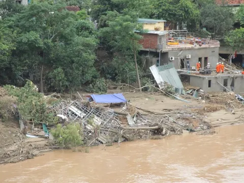 Hỗ trợ nhà ở bị thiệt hại do bão số 3 và mưa lũ