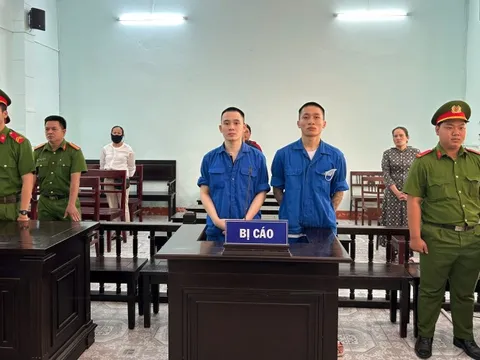 Hơn 15 năm tù cho 2 bị cáo đi giao ma túy để lấy tiền công