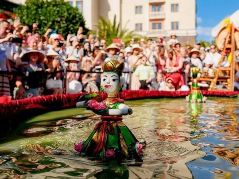 Lễ hội Văn hóa Việt Nam 2025: Khán giả thích thú với múa rối truyền thống