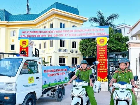 Hơn 200 cán bộ và nhân dân phường Thanh Liệt ra quân vệ sinh môi trường