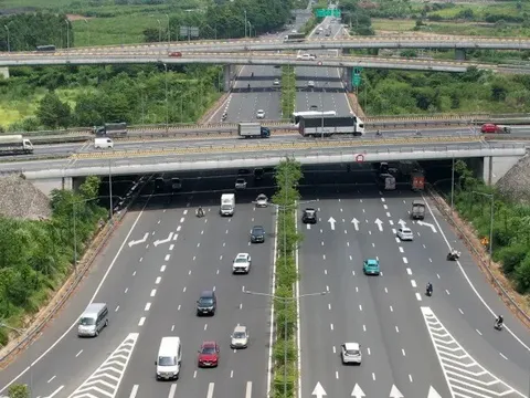 Đề xuất cấm xe tải chạy vào làn 120km/h, 100km/h trên 2 tuyến cao tốc quan trọng