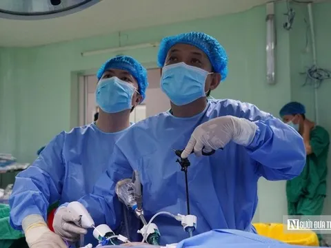 Mẹ hiến thận cứu con, cô giáo hồi sinh sau gần 6 năm chống chọi bệnh tật