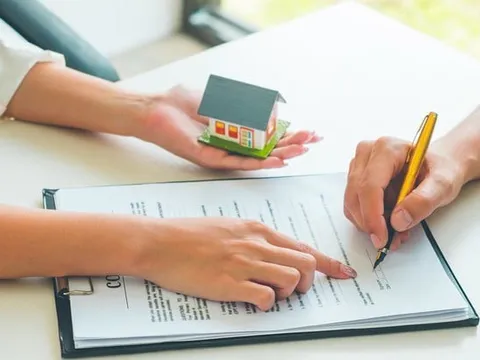 Hợp đồng chuyển nhượng nhà đất không công chứng vẫn được công nhận trong trường hợp nào?