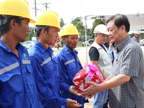 Phó Chủ tịch Quốc hội Lê Minh Hoan khảo sát dự án đường Hồ Chí Minh tại An Giang