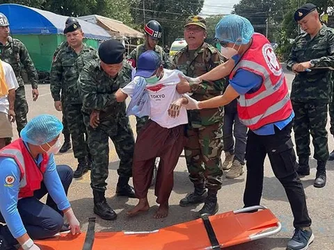 Thái Lan trao trả 2 binh sĩ Campuchia trước thềm cuộc họp cấp chỉ huy quân sự