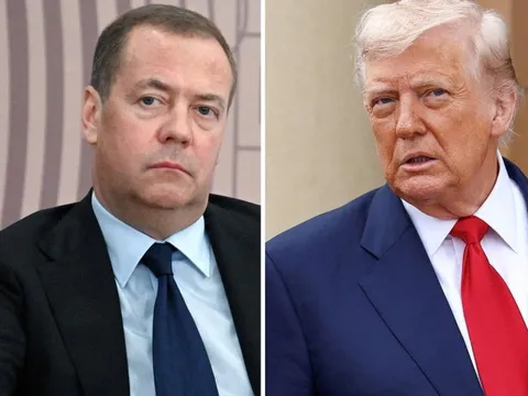 Tổng thống Mỹ Donald Trump điều 2 tàu ngầm hạt nhân đến khu vực gần Nga