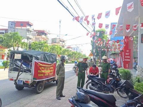 Phường Sơn Tây ra quân vệ sinh môi trường, đảm bả trật tự đô thị và trồng cây xanh